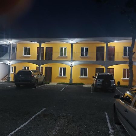 Hotel Los Reyes Coban Ngoại thất bức ảnh