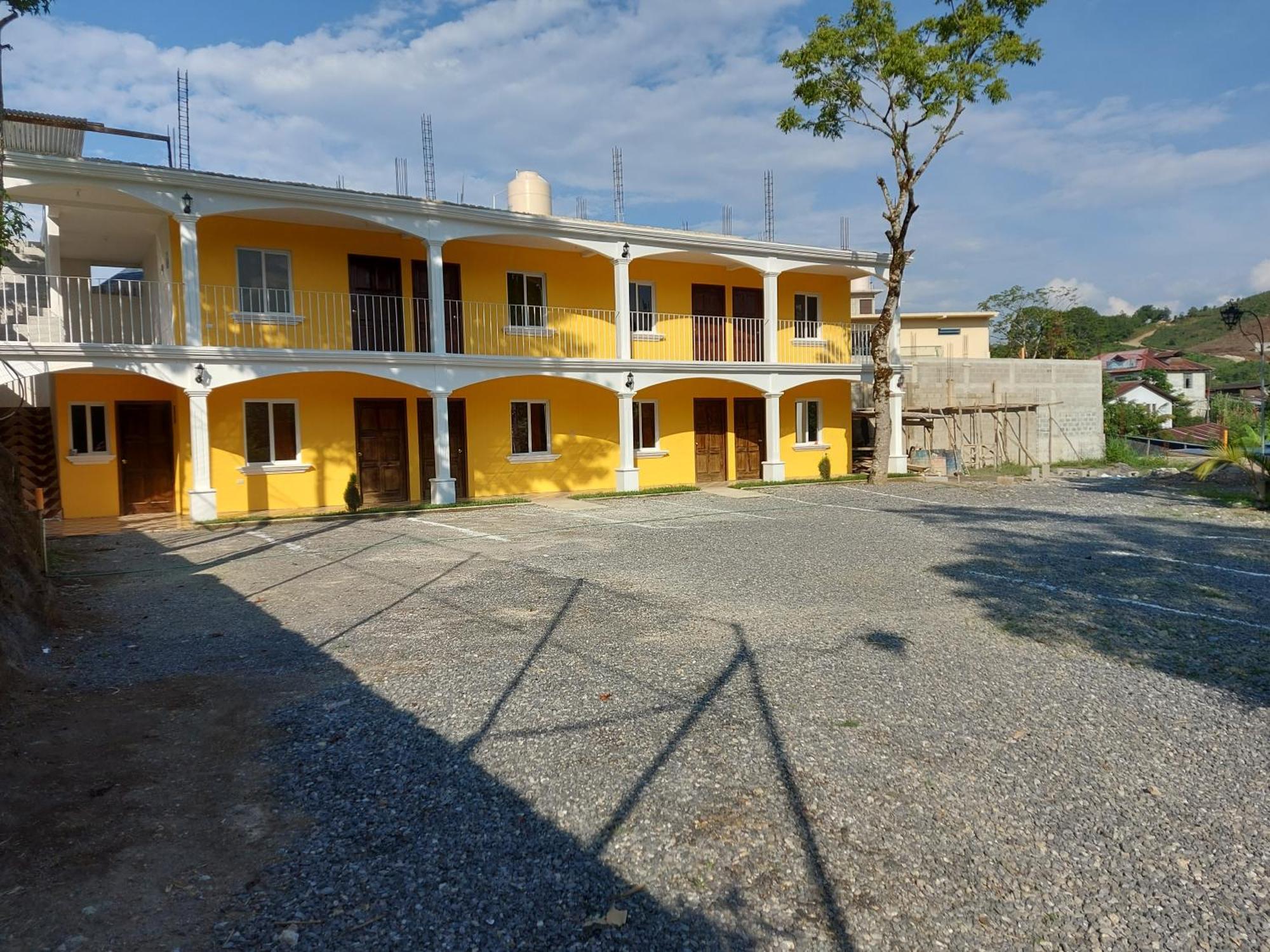 Hotel Los Reyes Coban Ngoại thất bức ảnh