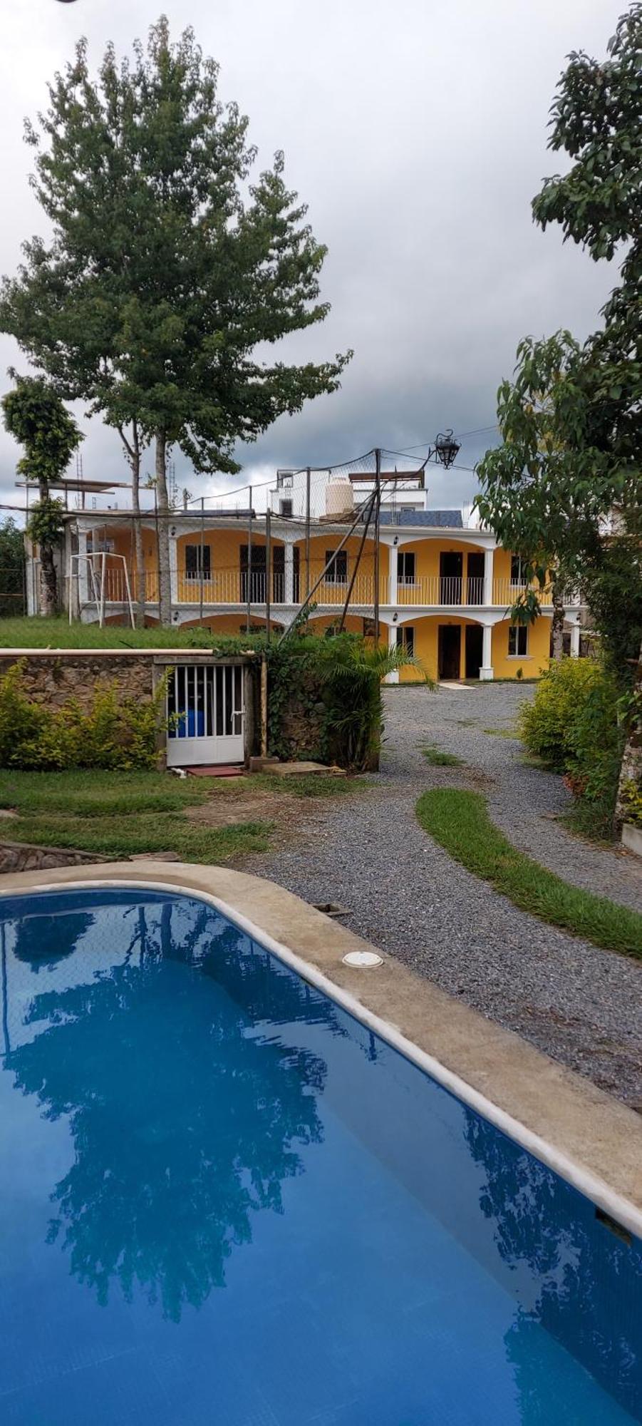 Hotel Los Reyes Coban Ngoại thất bức ảnh